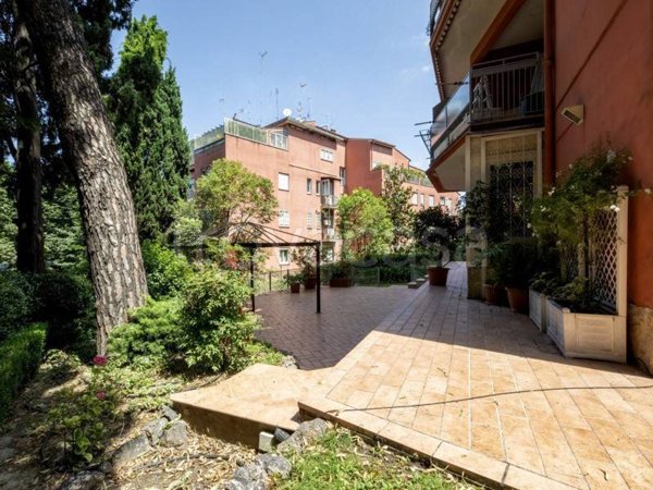 appartamento in vendita a Roma in zona Tor di Quinto