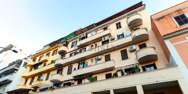 appartamento in vendita a Roma in zona Tuscolano
