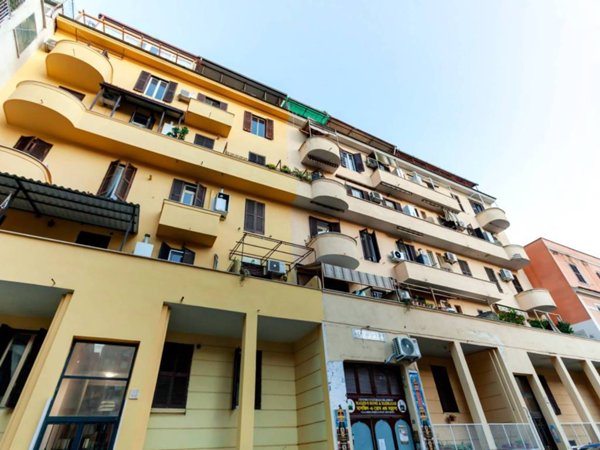 appartamento in vendita a Roma in zona Tuscolano