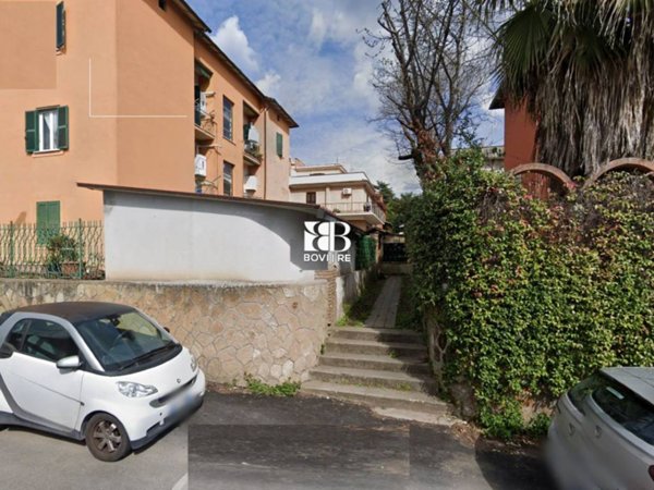 appartamento in vendita a Roma in zona Sette Bagni