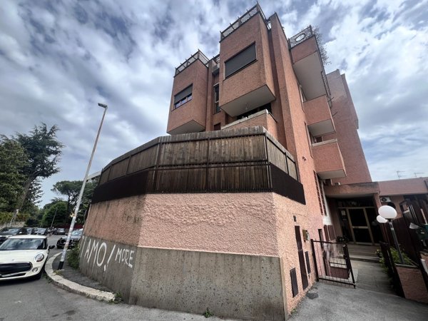 appartamento in vendita a Roma in zona Ardeatino