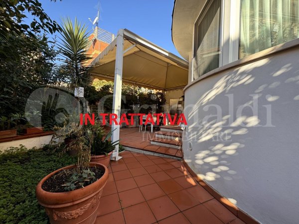 appartamento in vendita a Roma in zona Corviale