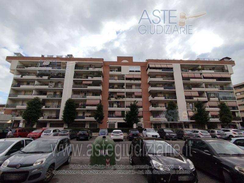 appartamento in vendita a Roma in zona Ponte di Nona