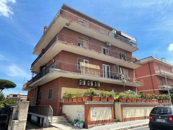 appartamento in vendita a Roma in zona Romanina