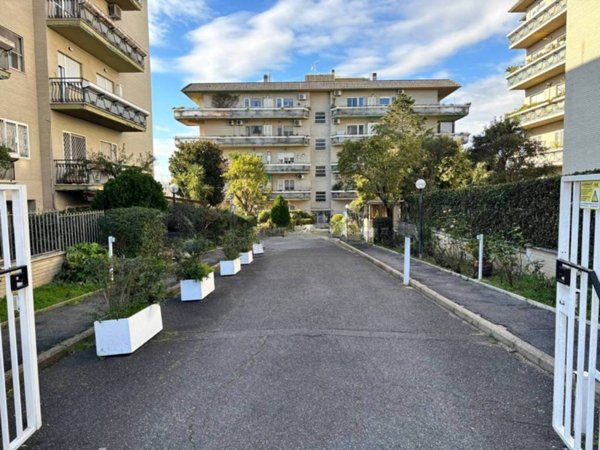 appartamento in vendita a Roma in zona Vitinia