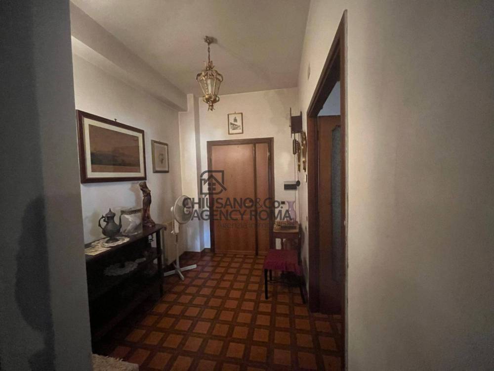 appartamento in vendita a Roma in zona Torre Angela