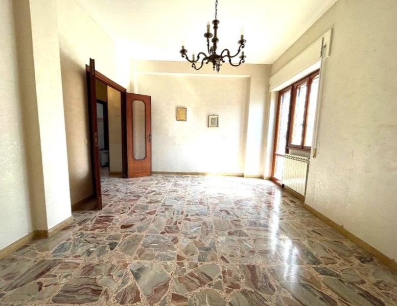 appartamento in vendita a Roma in zona Tomba di Nerone