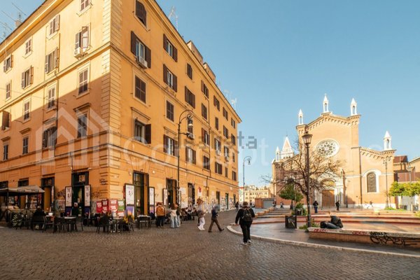 locale commerciale in vendita a Roma in zona Tiburtino