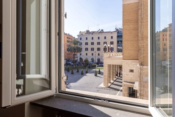 appartamento in vendita a Roma in zona Rione Monti/Campitelli