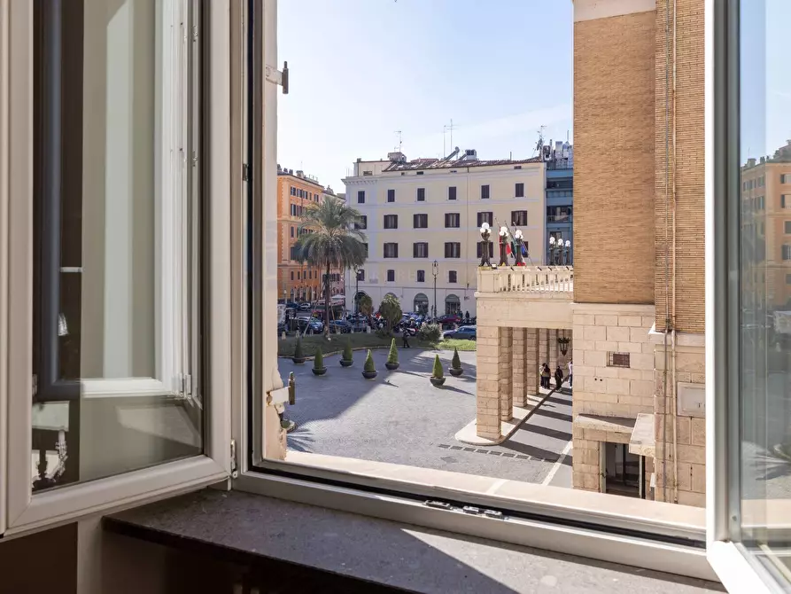 appartamento in vendita a Roma in zona Rione Monti/Campitelli