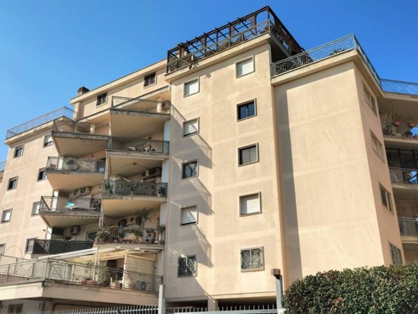 appartamento in vendita a Roma in zona Ostia