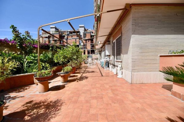 appartamento in vendita a Roma in zona Ostia