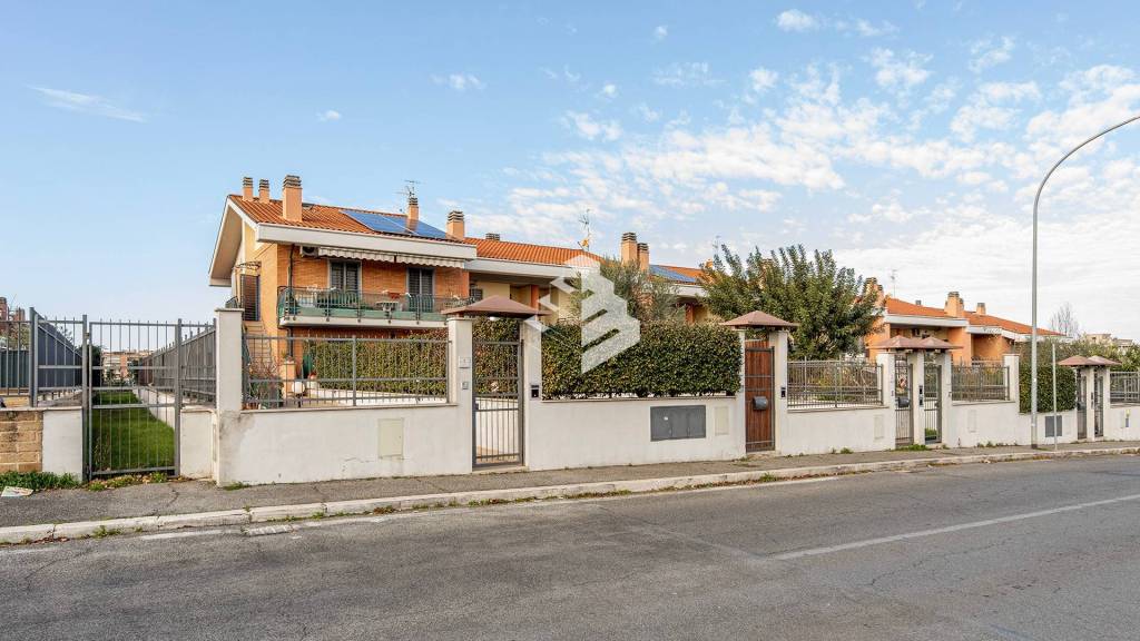 casa indipendente in vendita a Roma in zona Ponte di Nona