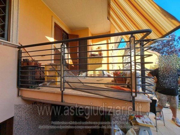appartamento in vendita a Roma in zona Torre Angela