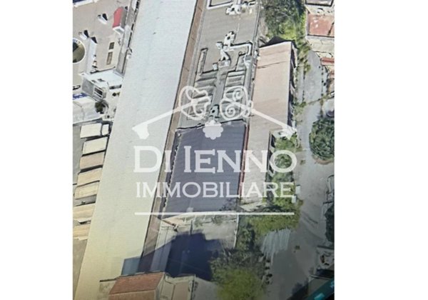 ufficio in vendita a Roma in zona Tuscolano