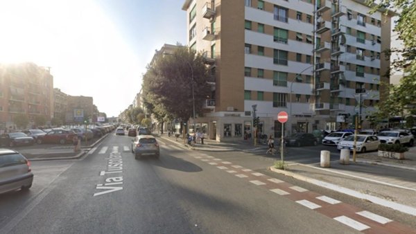 negozio in vendita a Roma in zona Don Bosco