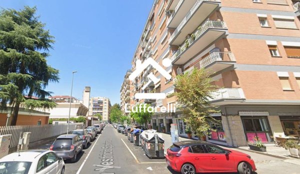appartamento in vendita a Roma in zona Tuscolano