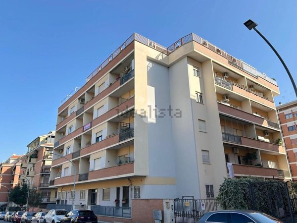 appartamento in vendita a Roma in zona Tuscolano