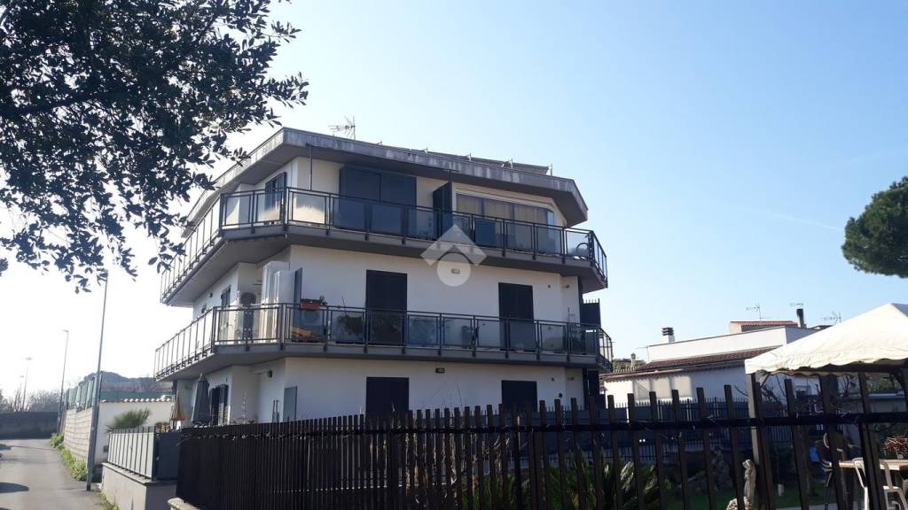 appartamento in vendita a Roma in zona Tor Vergata/Torrenova