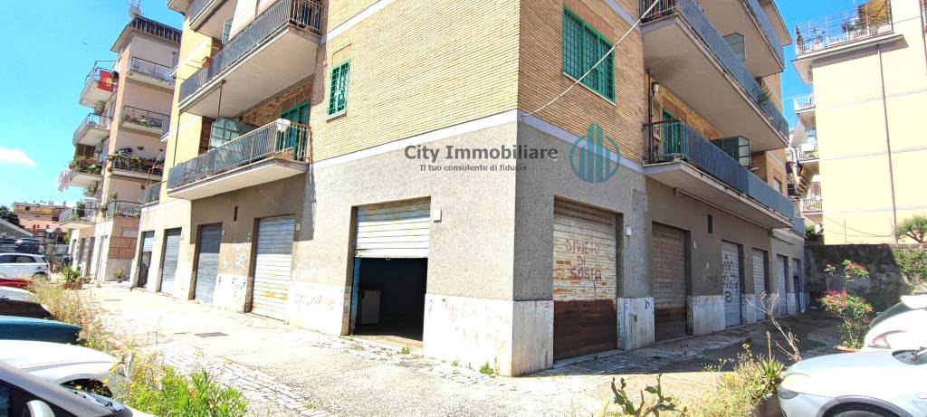 negozio in vendita a Roma in zona Prenestino-Centocelle