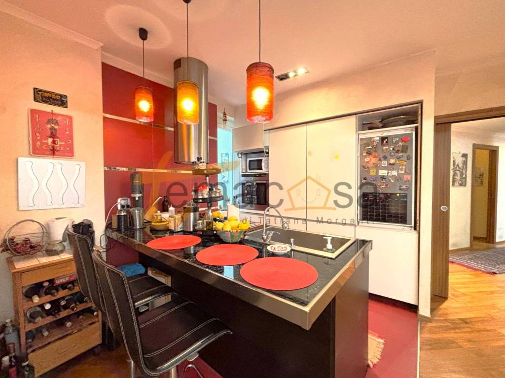 appartamento in vendita a Roma in zona Appio Latino