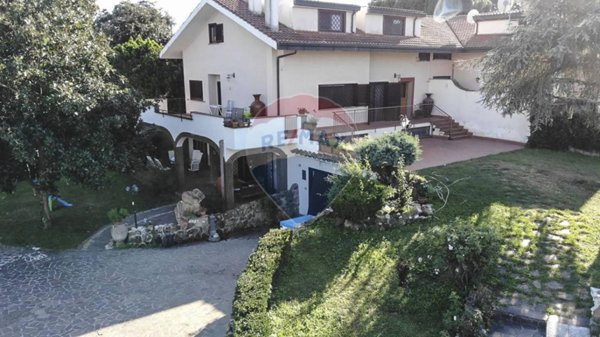 casa indipendente in vendita a Roma in zona Castel di Leva