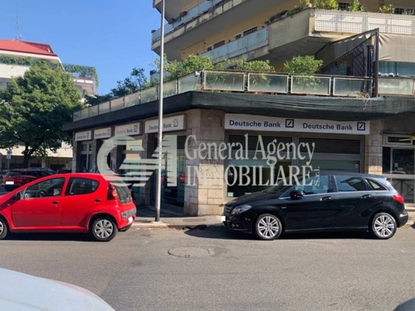 negozio in vendita a Roma in zona Della Vittoria