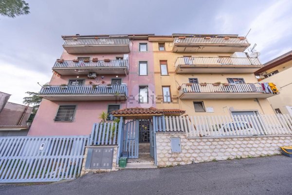appartamento in vendita a Roma in zona Finocchio
