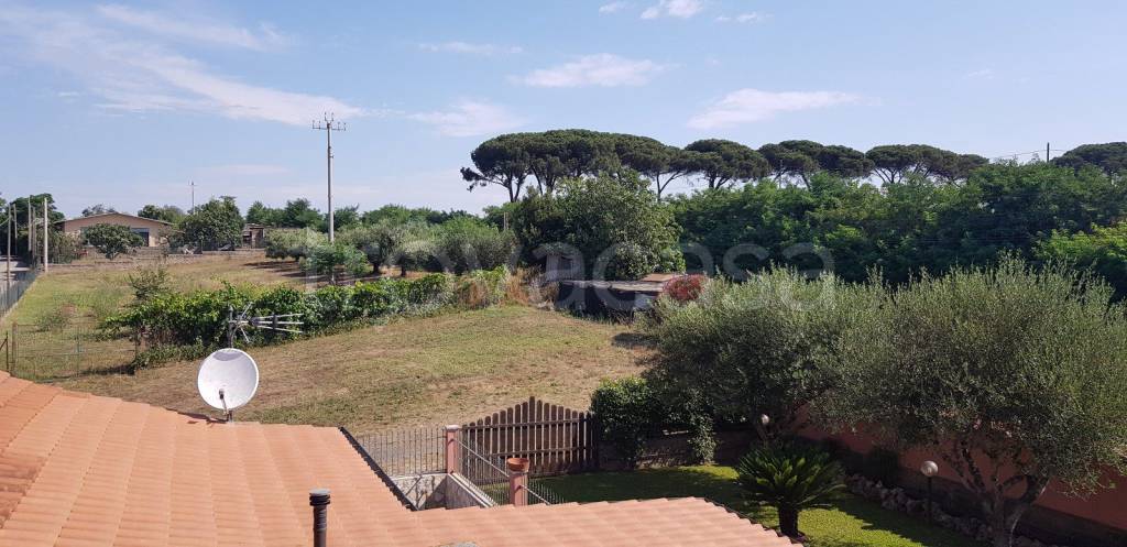 appartamento in vendita a Roma in zona Falcognana