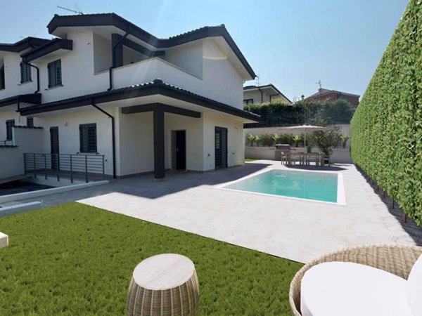 casa indipendente in vendita a Roma in zona Casalotti