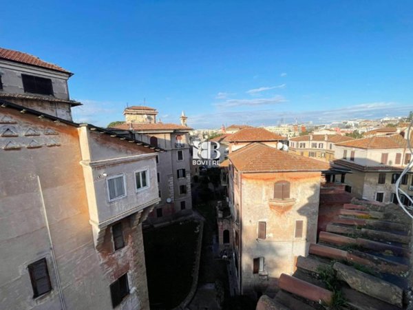 appartamento in vendita a Roma in zona Ostiense