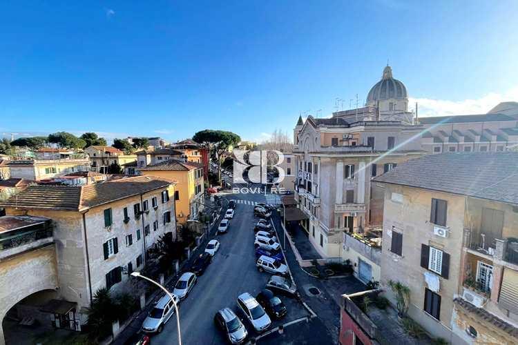 appartamento in vendita a Roma in zona Ostiense
