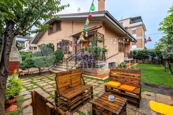 casa indipendente in vendita a Roma in zona Dragona/Bagnoletto