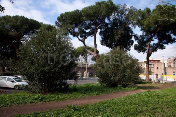appartamento in vendita a Roma in zona Appio Latino