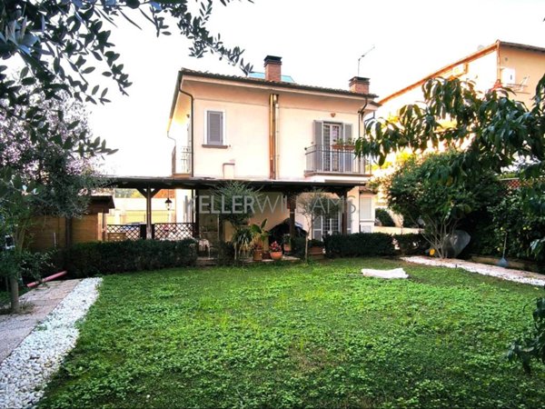 casa indipendente in vendita a Roma in zona Primavalle