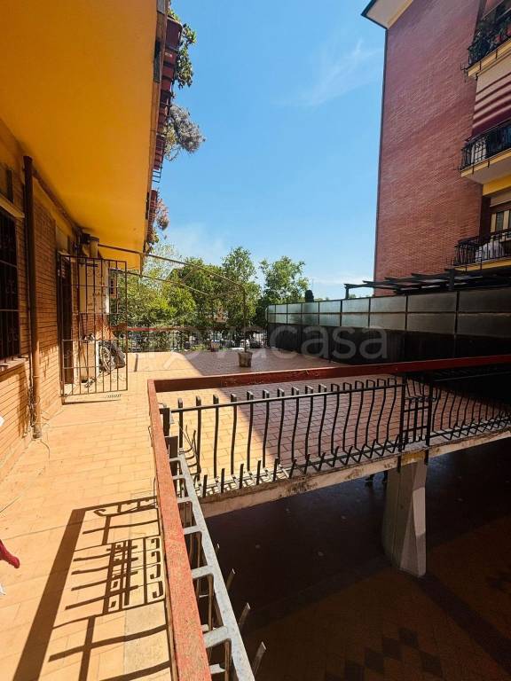 appartamento in vendita a Roma in zona Appio Claudio
