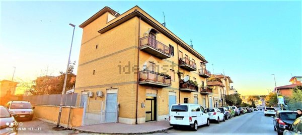 ufficio in vendita a Roma in zona Romanina