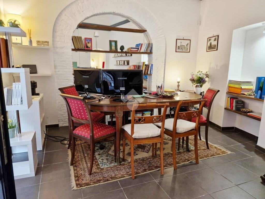 negozio in vendita a Roma in zona Parione/Sant'Eustachio