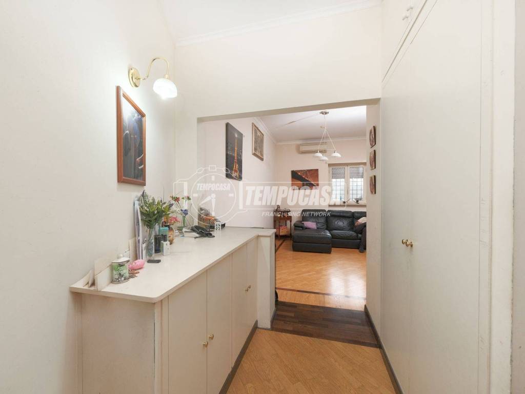 appartamento in vendita a Roma in zona Tomba di Nerone