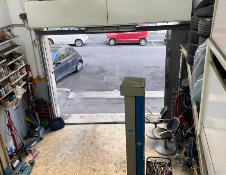 locale commerciale in vendita a Roma in zona Gianicolense