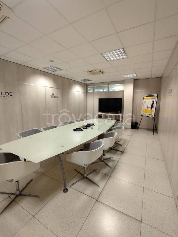 ufficio in vendita a Roma in zona Settecamini