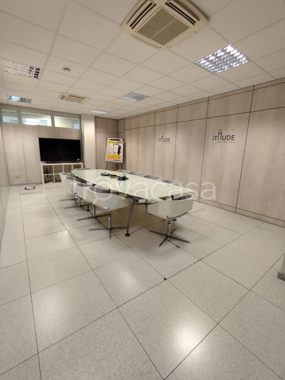 ufficio in vendita a Roma in zona Settecamini