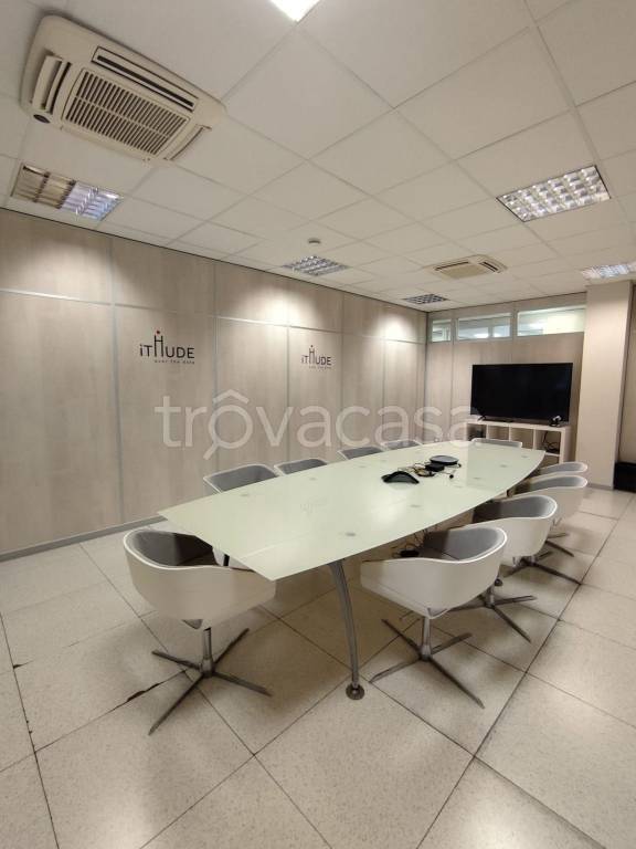 ufficio in vendita a Roma in zona Settecamini
