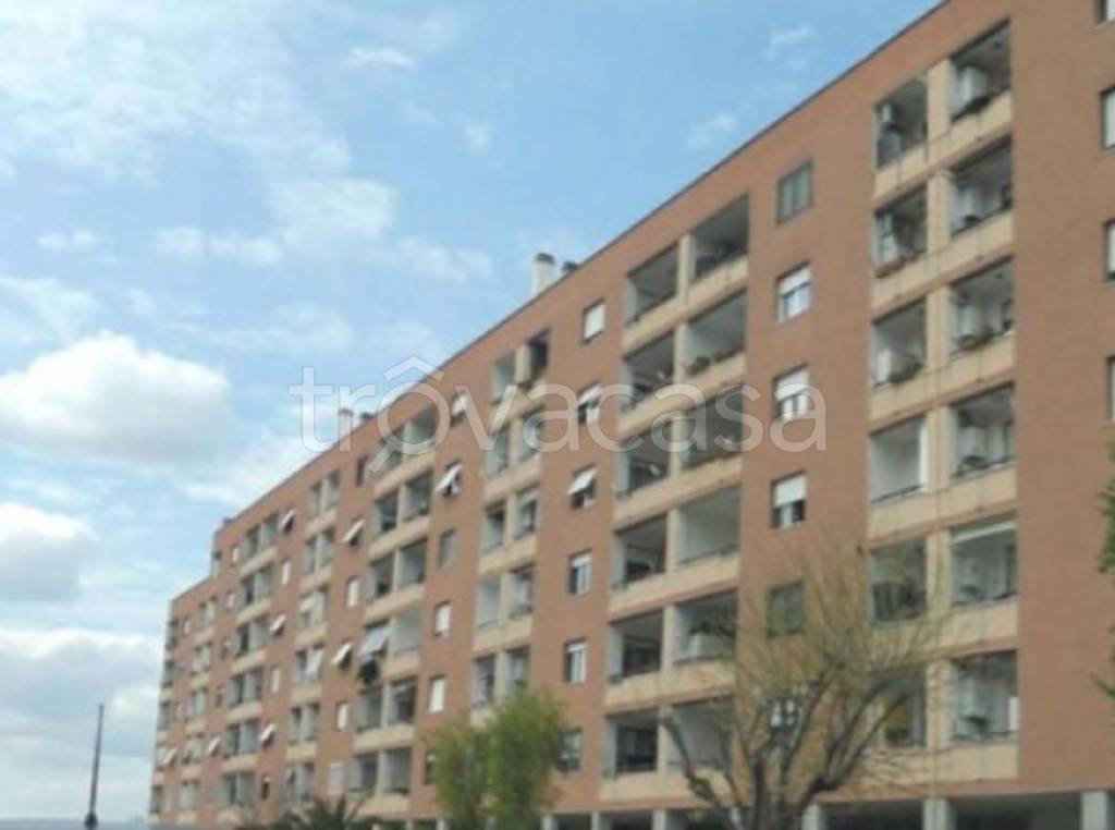 appartamento in vendita a Roma in zona Torre Angela