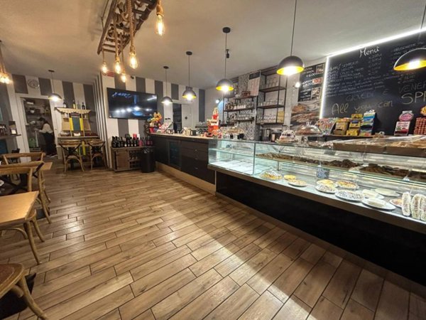 negozio in vendita a Roma in zona Romanina