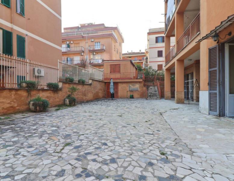 appartamento in vendita a Roma in zona Tor Vergata/Torrenova