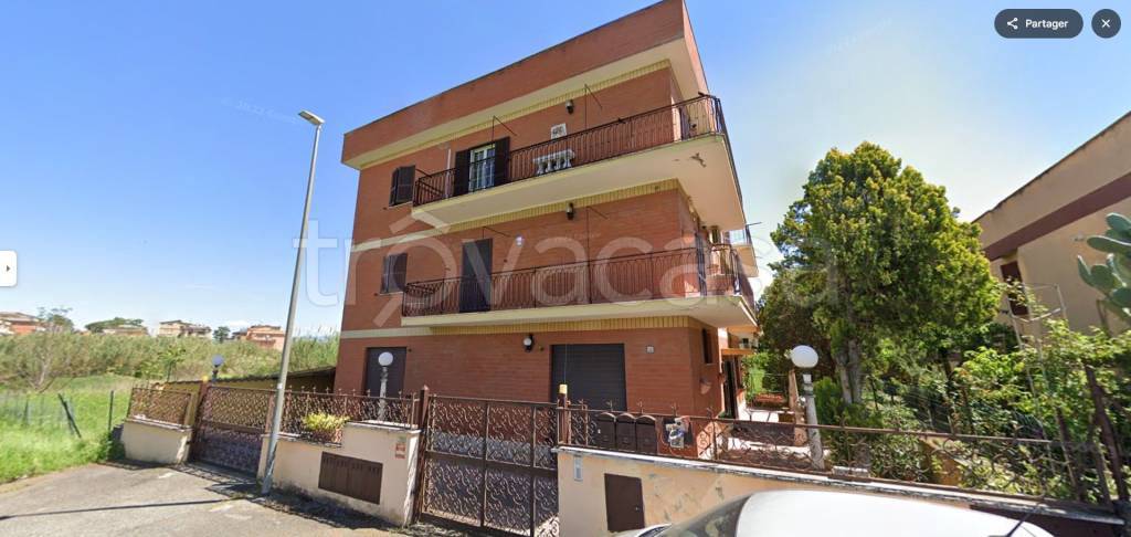 appartamento in vendita a Roma in zona Borghesiana