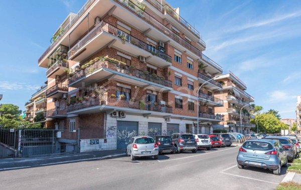 appartamento in vendita a Roma in zona Appio Claudio