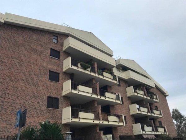 appartamento in vendita a Roma in zona Torrione Cerquetta