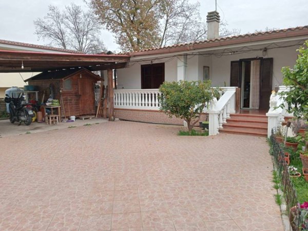 casa indipendente in vendita a Roma in zona Casalotti
